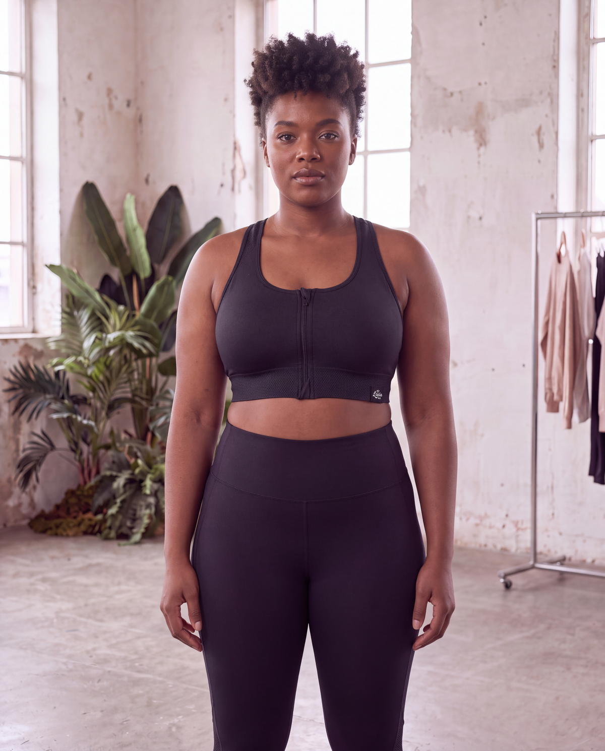 Kompressions-Sport-Bralette mit Frontreißverschluss und starkem Halt – Schwarz
