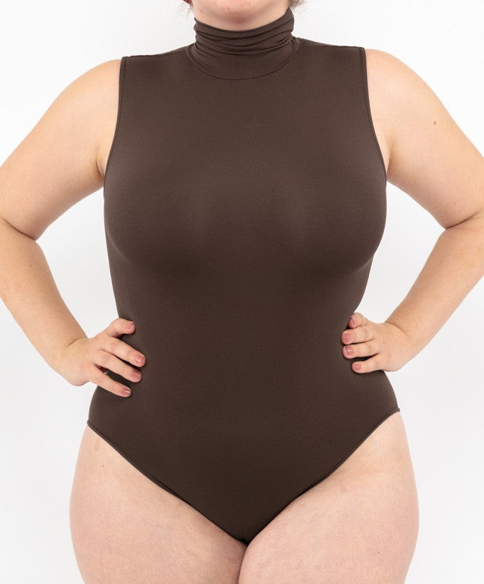 Ärmelloser Rollkragenbody – Kaffee