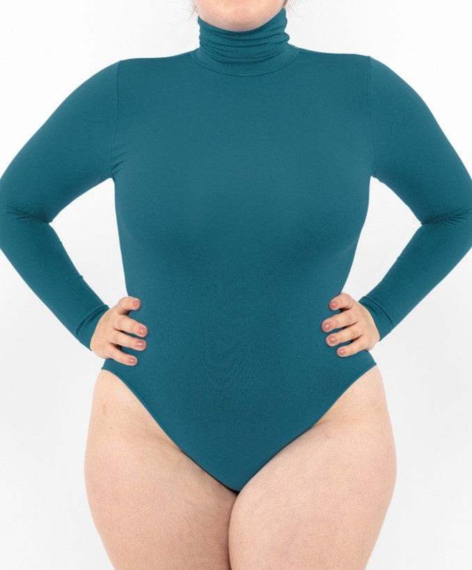 Body Curvy Manica Lunga Dolcevita Verde Petrolio Indossato Taglie Forti | Leela Lab