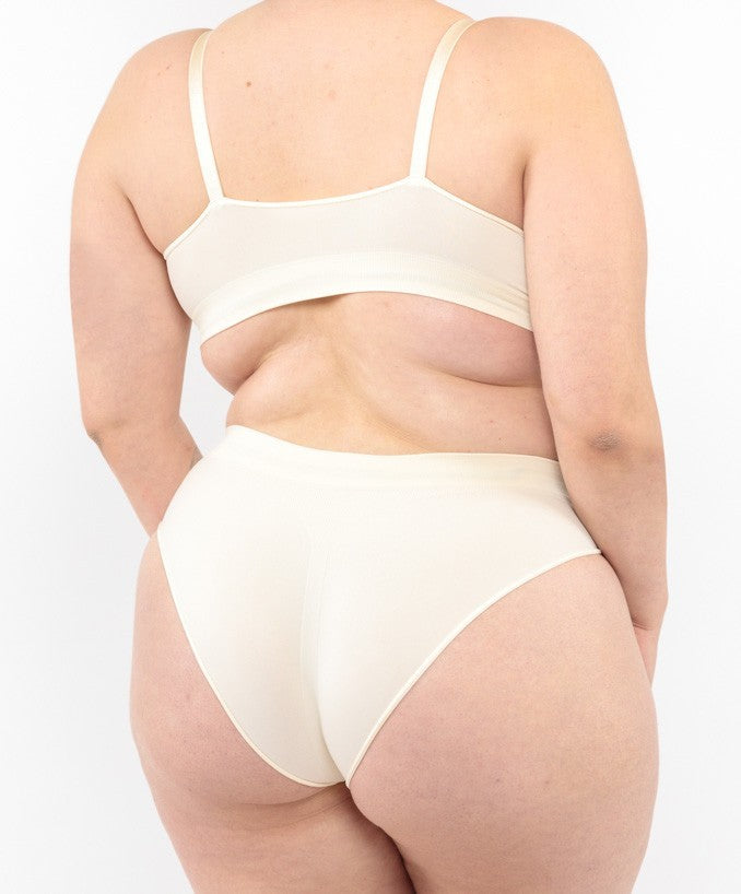 Bralette con Spallini Regolabili Cipria Curvy per Taglie Forti Plus Size Dietro | Leela Lab