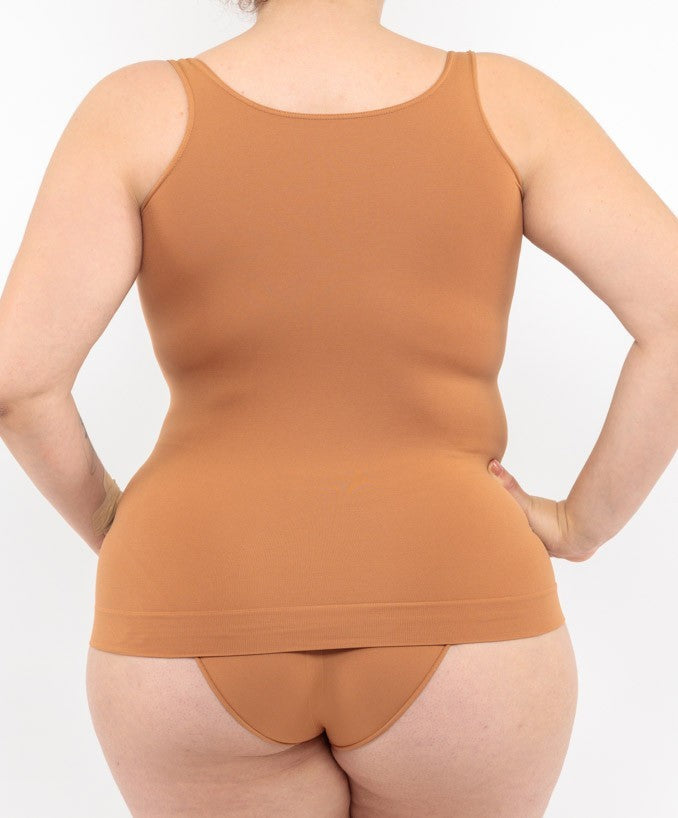 Canotta Basica Cammello Curvy per Taglie Forti Plus Size Dietro | Leela Lab