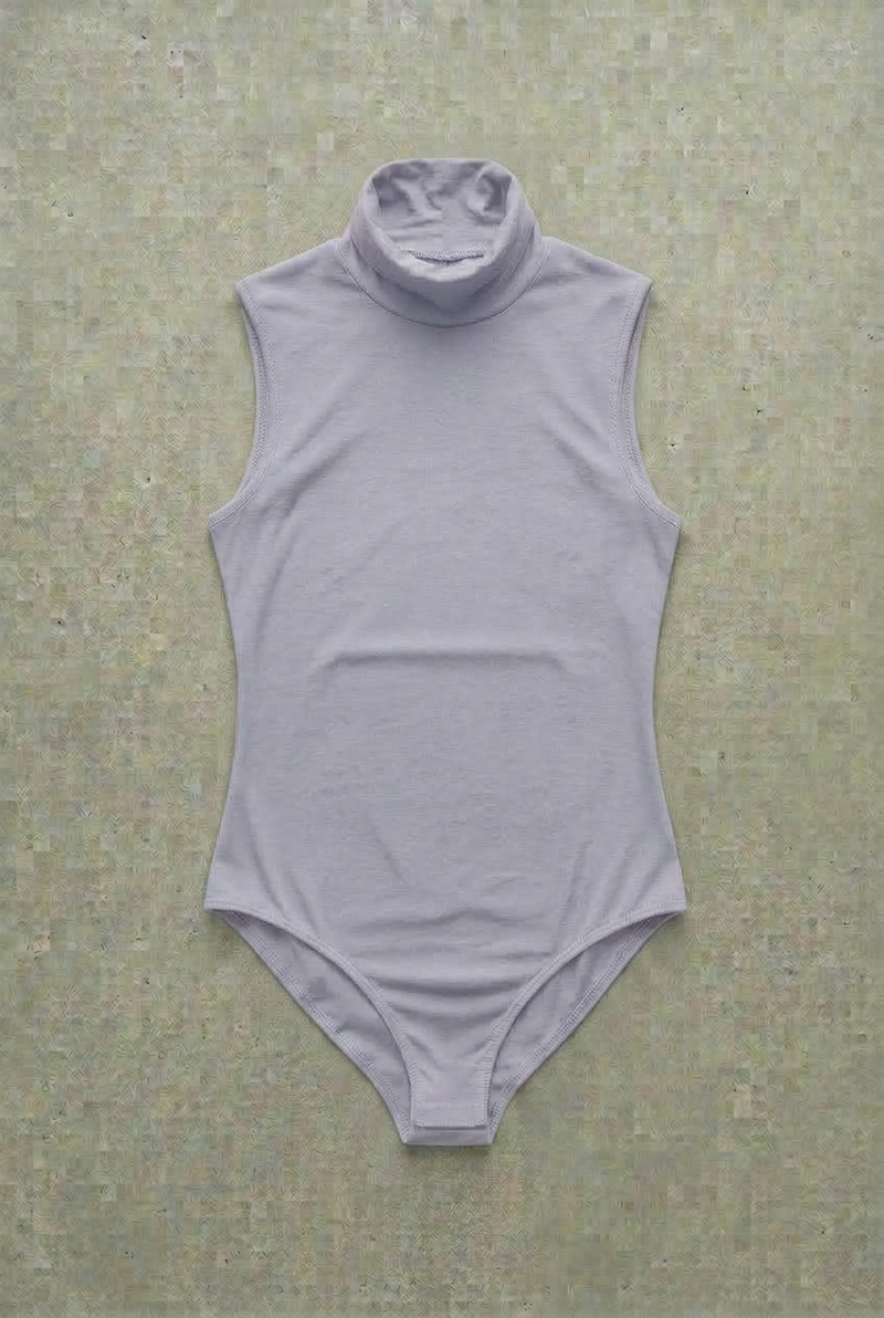 Ärmelloser Rollkragenbody – Flieder