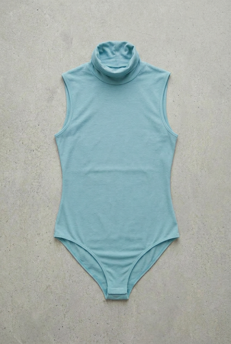 Ärmelloser Rollkragenbody – Aquagrün