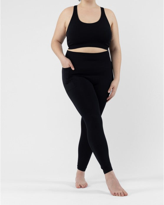Leggings Sport con Tasca Nero Curvy per Taglie Forti Plus Size Made in Italy | Leela Lab
