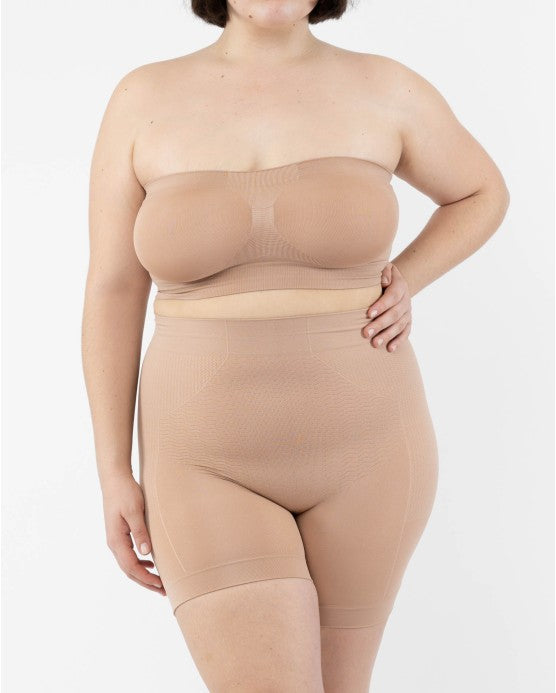 Dettaglio Shorts Vita Alta Modellanti Nude Curvy per Taglie Forti Davanti | Leela Lab