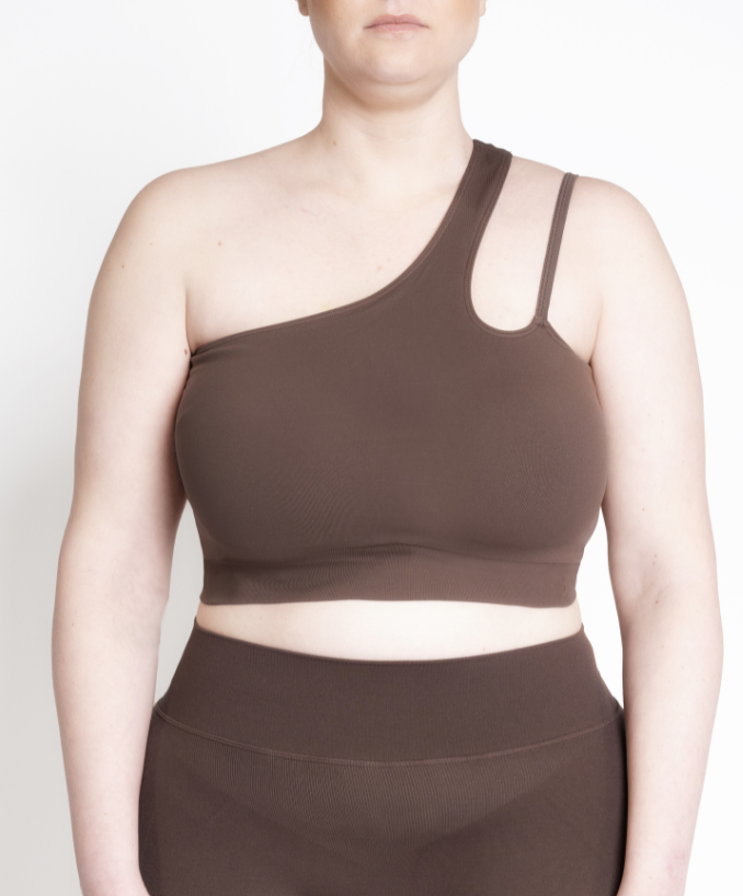 Dettaglio Reggiseno Sportivo Monospalla Chocolate Martini Curvy | Leela Lab